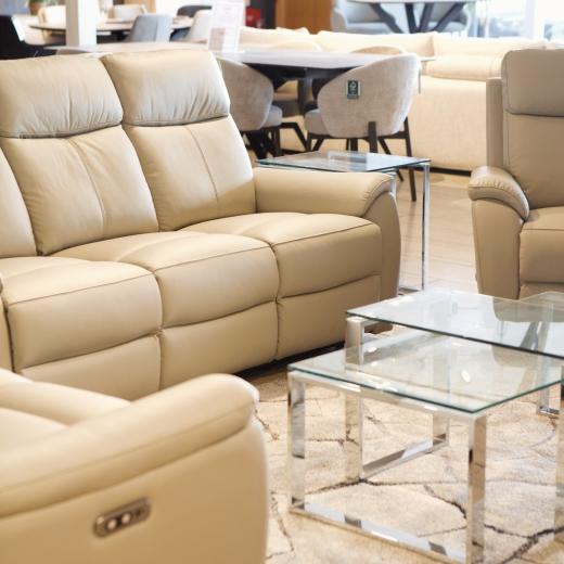Looking for the perfect spot to unwind? The Montego Power Reclining Group combines soft pewter leathe...