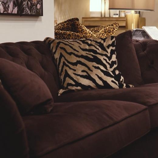 A statement in every sense. Deep purple tones, soft texture, and design that speaks for itself.